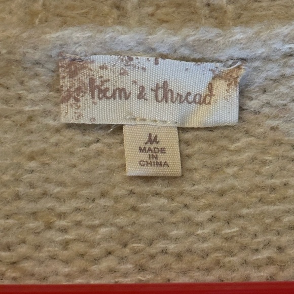 Cardigan Button Down V-Neck Cream size M. Like new! - Picture 10 of 11